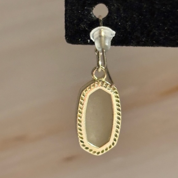 Kendra Scott Silver Tone Iridescent Drusy Drop Earrings 3/4” - Picture 6 of 11